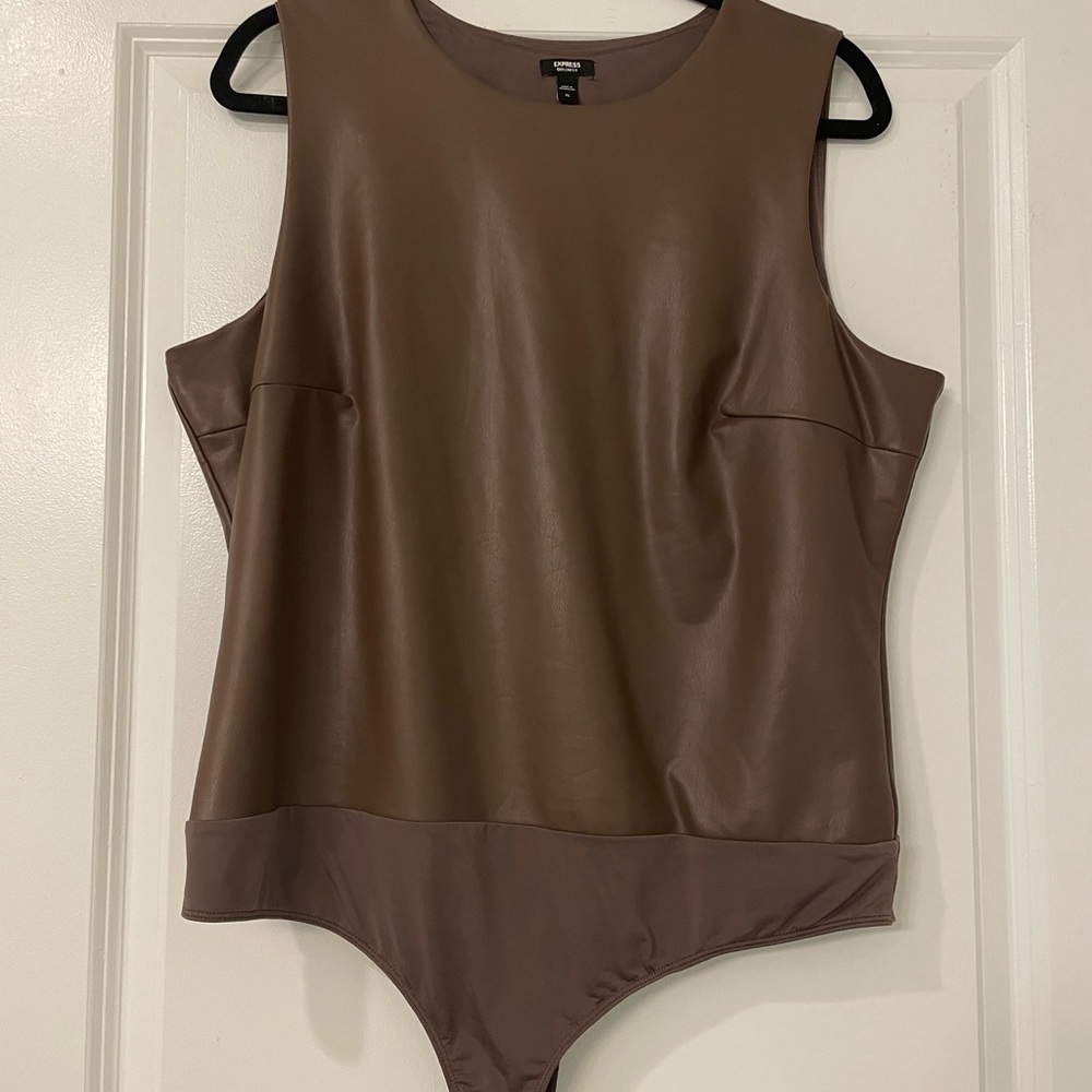 Express Body Contour Faux Leather bodysuit. - Picture 6 of 10